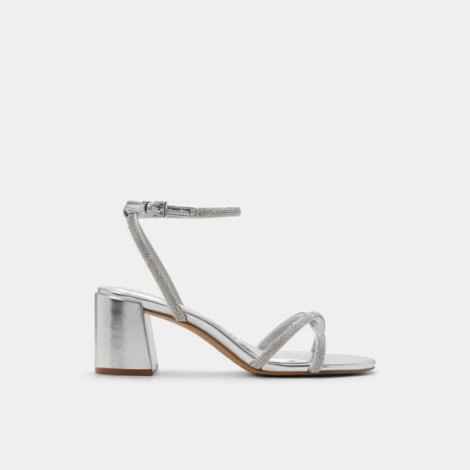 Boucliette Sandale à talons et lanières, talon bloc Boucliette Sandale à talons et lanières, talon bloc