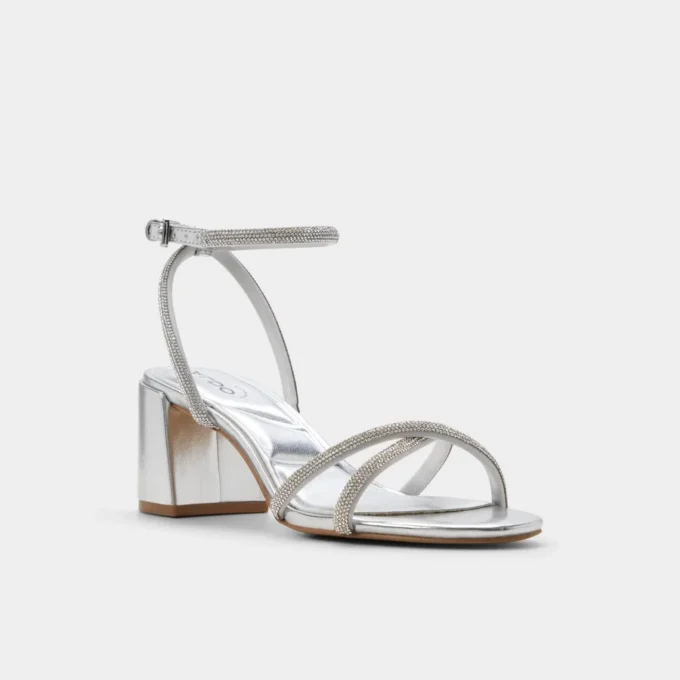 Boucliette Sandale à talons et lanières, talon bloc Boucliette Sandale à talons et lanières, talon bloc