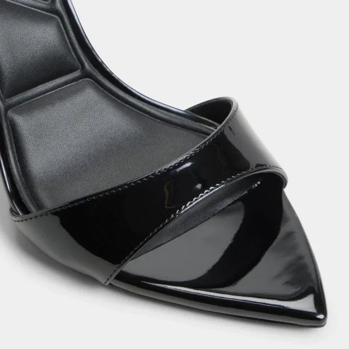 Leandra Sandale à talons et lanières, talon aiguille