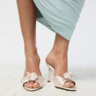 mules talons rosalina talon aiguille 2 1 330x330 - Mules &agrave; talons Rosalina, talon aiguille