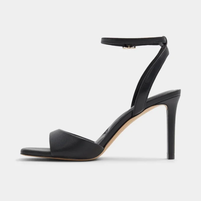 Sake Sandale à talons et lanières