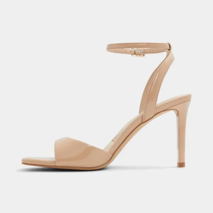 Sake Sandale à talons et lanières
