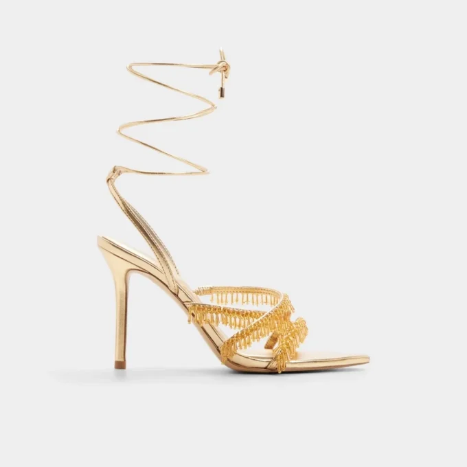 Sandale à talons et lanières flamboyante, talon aiguille Sandale à talons et lanières flamboyante, talon aiguille