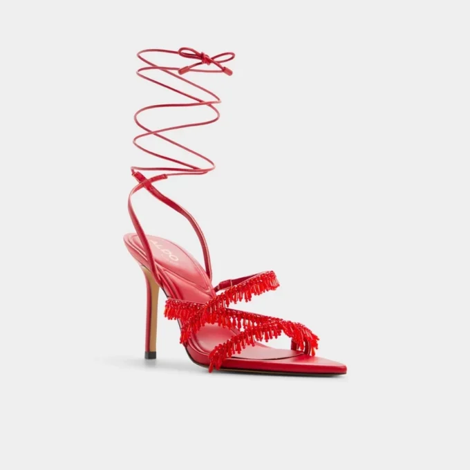 Sandale à talons et lanières flamboyante, talon aiguille Sandale à talons et lanières flamboyante, talon aiguille